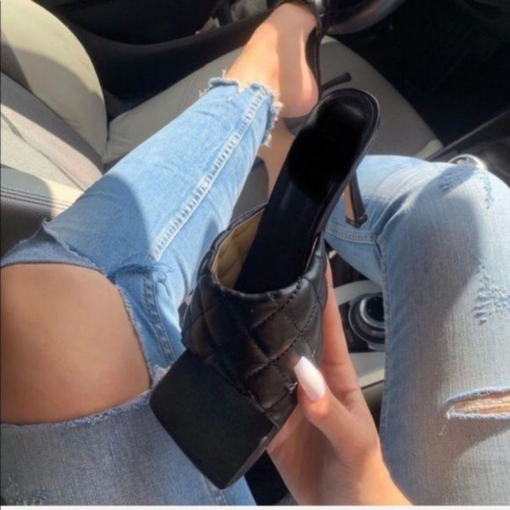 !! LIMITED !! SQUARE TOE Quilted Mules in Black - Picture 11 of 11